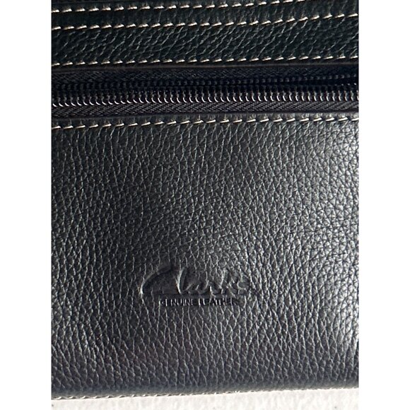 Clarks Dark Brown Leather Wallet With Zip Closure & Multiple Compartments - Picture 7 of 9